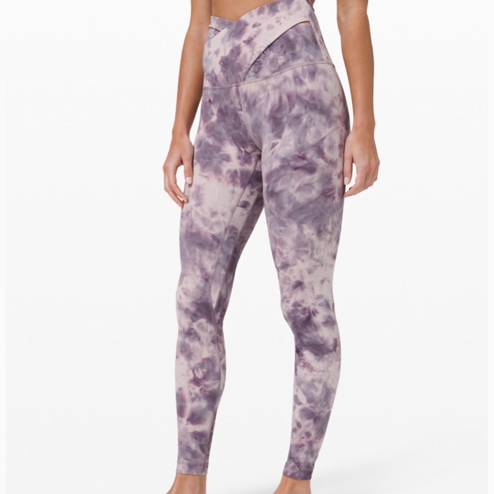 NWT Lululemon Criss Cross Align Leggings!